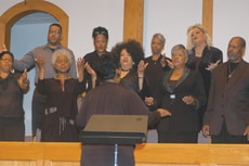 Members of Metropolitan Missionary Baptist Church’s adult choir lead Churchnet attendees in worship during the organization’s annual gathering at First Baptist Church, Lee’s Summit, Mo., whose musicians led another worship service. (Bill Webb)