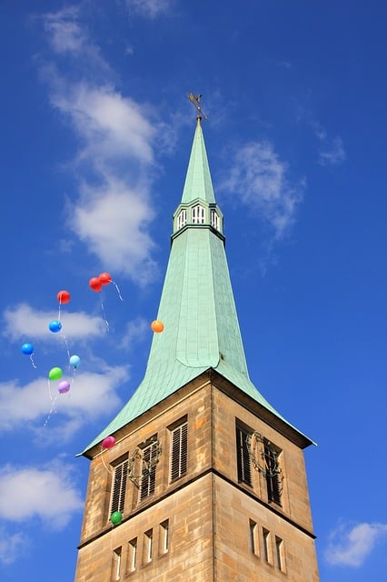 Pixabay steeple with balloons 199086 640