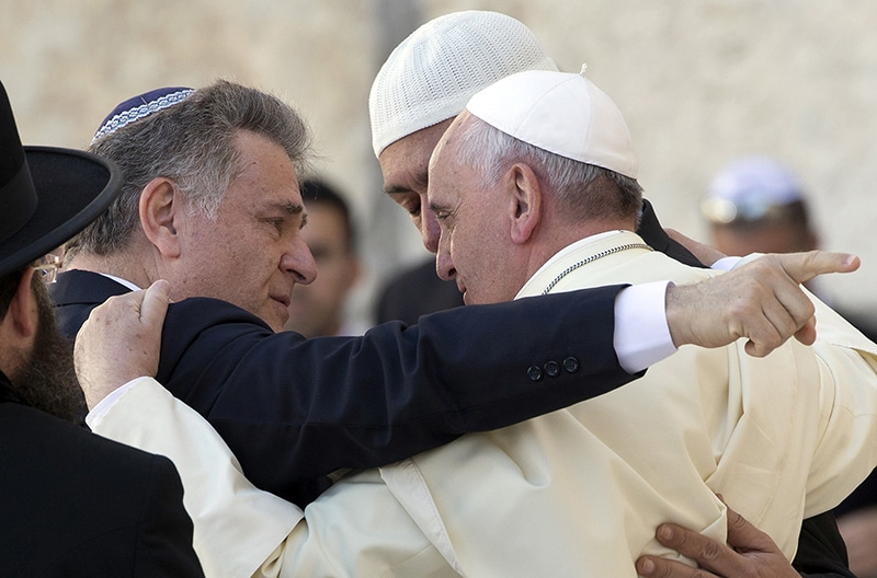 Pope Francis meets Rabbi Abraham Skorka, Francis’ friend from when he was a cardinal in his native Argentina, during his visit to the Western Wall, Judaism’s holiest prayer site, in Jerusalem’s Old City on May 26, 2014. (Photo: Andrew Medichini/Reuters/Pool)