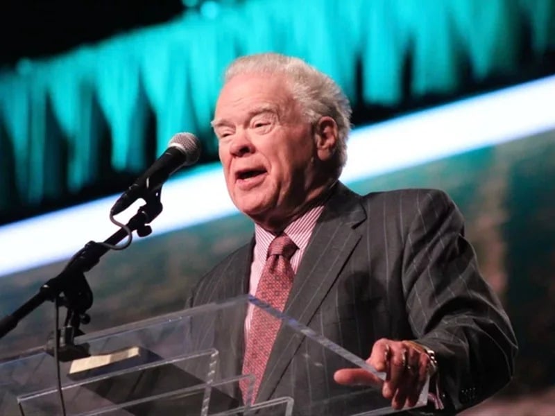 Paige Patterson speaks at the Southern Baptist Convention in Phoenix on June 14, 2017. RNS photo by Adelle M. Banks
