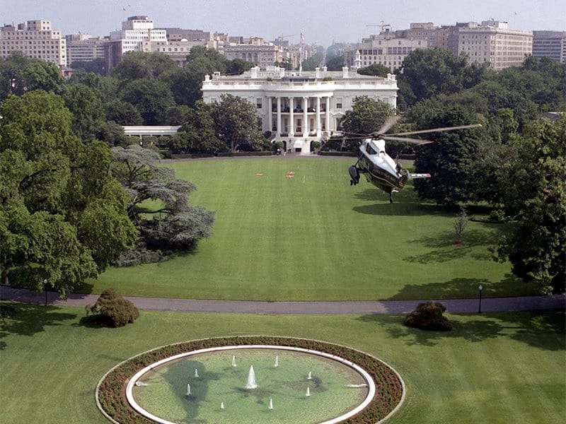Marine One arrives on the South Lawn of the White House in 2009. Photo courtesy of Creative Commons/DOD/C.M. Fitzpatrick