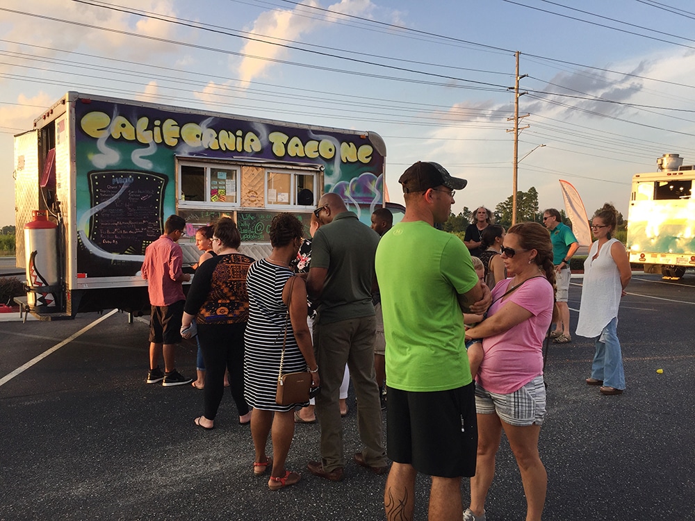 Food trucks are one of the attractions for congregants after Thursday evenings services at Manna Church in Fayetteville, N.C. RNS photo by Yonat Shimron