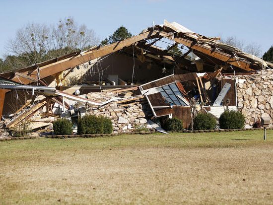destoyed church after Miss. tornado (AP/CBS)