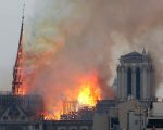 Notre Dame Cathedral burns