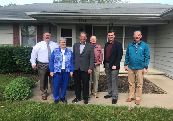 Group announcing gift