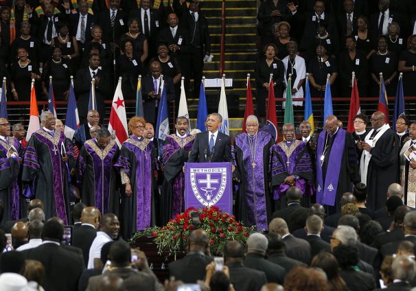 Barack Obama sings at funeral