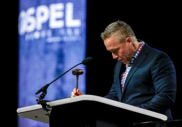 J.D. Greear brings the SBC annual meeting to order