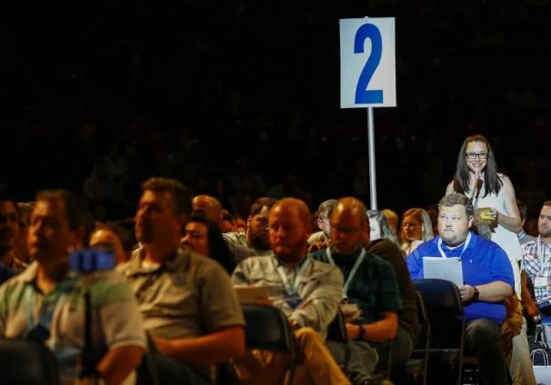 Messenger at microphone