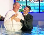 Jeff Reynolds baptizes