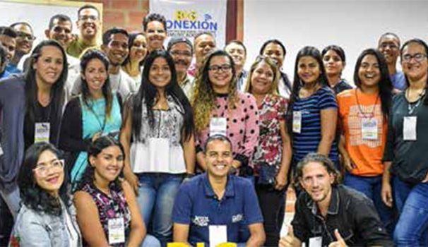 Conexión group shot