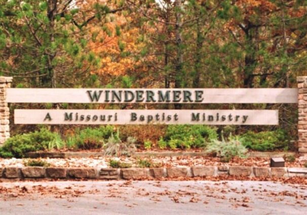 Windermere sign in fall
