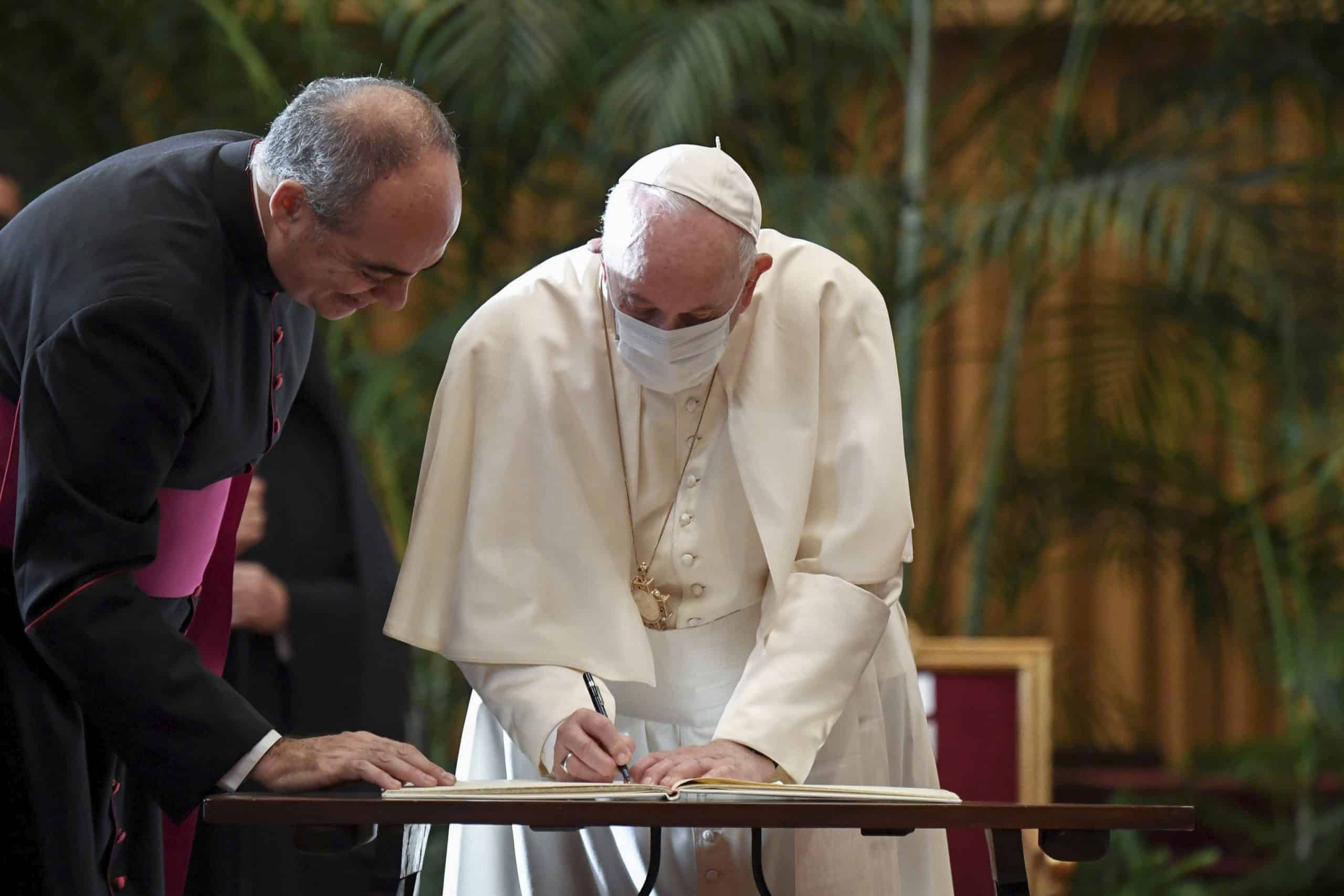 Pope, Faith Leaders Sign Joint Climate Appeal Before Summit - Word&Way